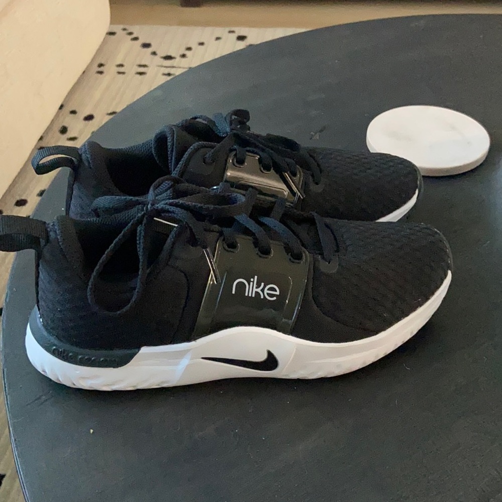 WOMEN'S NIKE IN-SEASON TR 10 TRAINING SHOES